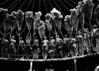 Paris, girls of folies bergères at petits lits blancs ball (Keystone) - Muzeo.com