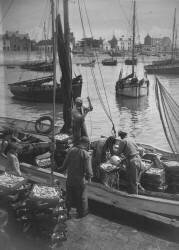 Pêcheurs de sardines à La Turballe en 1935 (Keystone) - Muzeo.com