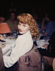 RITA EATS OUT (Hulton Archive) - Muzeo.com
