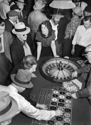Roulette game, 1940 (anonyme) - Muzeo.com