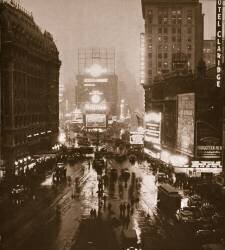 Soirée d'hiver, Times Square, Broadway, New York, début des années 30 (anonyme) - Muzeo.com