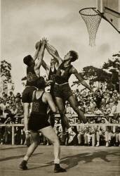 A snapshot from the basketball match between the Philippines and Mexico (anonymous) - Muzeo.com