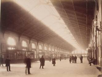 Gare Saint-Lazare : grande salle des Pas Perdus de la banlieue (Louis-Emile Durandelle) - Muzeo.com