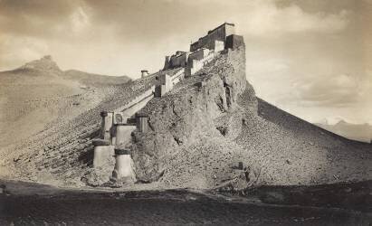 Kampa Dzong, Tibet, 1904 (John Claude White) - Muzeo.com