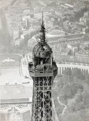 La tour Eiffel, vue prise d'avion (Durandaud) - Muzeo.com