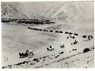 Pionniers conduisant des immigrés vers la ville Mormone de Salt Lake City (William Henry Jackson) - Muzeo.com