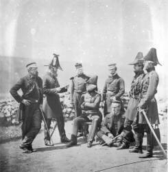 Lieutenant Général Sir George Brown C.G.B et ses officiers (Roger Fenton) - Muzeo.com