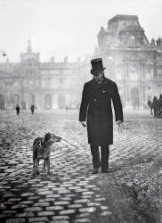 Gustave Caillebotte et son Chien, Bergère, sur la place du Caroussel,1892 (Martial Caillebotte) - Muzeo.com