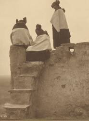 Hopi, Watching the Dancers (Edward S. Curtis) - Muzeo.com