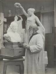Le sculpteur Albert Bartholomé dans son atelier (anonyme) - Muzeo.com