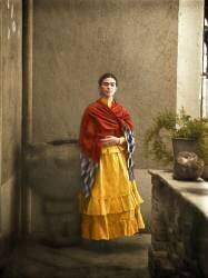 Portrait de Frida Kahlo avec un châle rouge (Frida Kahlo) - Muzeo.com