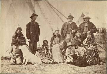Group about Fort Laramie, Dakota (Alexander Gardner) - Muzeo.com