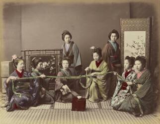 Japanese Girl Playing Game (Kusakabe Kimbei) - Muzeo.com