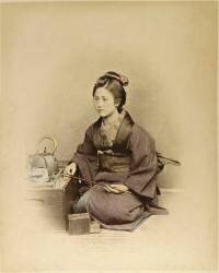 Jeune femme à la pipe (Felice Beato) - Muzeo.com