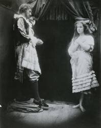 King Cophetua and the Beggar Maid (Julia Margaret Cameron) - Muzeo.com