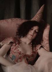 Sleeping woman in oriental costume (Jules Gervais-Courtellemont) - Muzeo.com