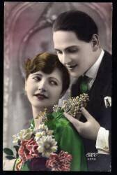 Couple avec fleurs - carte postale (anonymous) - Muzeo.com