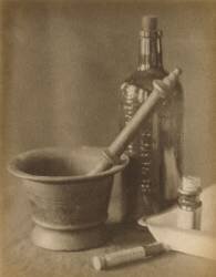Darkroom Still Life (Doris Ulmann) - Muzeo.com