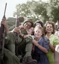 Liberation of Paris (Rue des Archives) - Muzeo.com