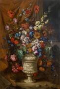 Vase de fleurs orné d'un bas-relief ; dans le fond, un drapé et une colonne (Jean-Baptiste Monnoyer) - Muzeo.com