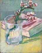 Branche d'amandier en fleurs dans un verre avec un livre (Vincent van Gogh) - Muzeo.com
