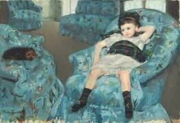 Petite Fille sur un Fauteuil Bleu (Mary Cassatt) - Muzeo.com