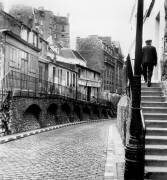 St Vincent Street in Montmartre, Paris (Rue des Archives) - Muzeo.com