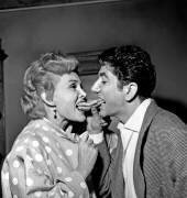 Actors Zsa Zsa Gabor and Daniel Gelin (Rue des Archives) - Muzeo.com