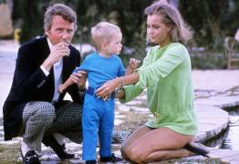 Actress Romy Schneider With her Son David (Rue des Archives) - Muzeo.com