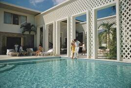 Arturo Pani's Villa (Slim Aarons) - Muzeo.com