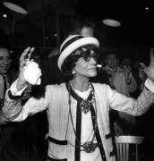 Coco Chanel after a fashion show (Rue des Archives) - Muzeo.com