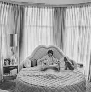 Eden Hartford (Slim Aarons) - Muzeo.com