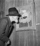 Exhibition about Toulouse Lautrec at the musee de l\'Orangerie in Paris, May 18, 1951 (b/w photo) (Rue des Archives) - Muzeo.com