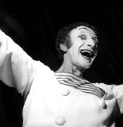 French Mime Marcel Marceau (Rue des Archives) - Muzeo.com