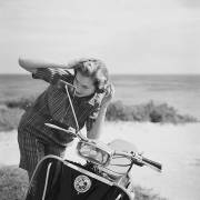 Holiday Hair Check (Slim Aarons) - Muzeo.com