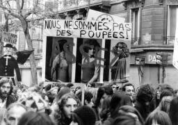 International March of Women in Paris on November 20 (Rue des Archives) - Muzeo.com