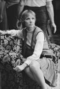 Julie Andrews on the set of 'Thoroughly Modern Millie' (Orlando Suero) - Muzeo.com