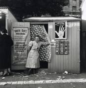 La diseuse de bonne aventure Odette Ritz (Paul Almasy) - Muzeo.com