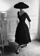NEW LOOK (Kurt Hutton) - Muzeo.com