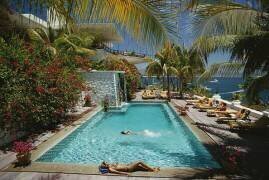 Pool At Las Hadas (Slim Aarons) - Muzeo.com