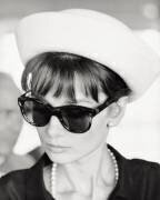 Portrait of the British actress Audrey Hepburn in Paris (Pierluigi) - Muzeo.com
