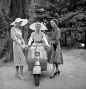 Presentation of Christian Dior\'S Fashion in Paris on June 12, 1950 : Models Wearing Afternoon Dresses (b/w photo) (Rue des Archives) - Muzeo.com