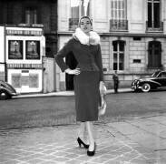 Presentation on August 18, 1954 of Fashion By Jacques Fath (Rue des Archives) - Muzeo.com