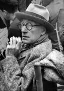 Sacha Guitry, 1955 (Rue des Archives) - Muzeo.com