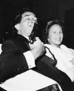 Salvador Dali and his wife Gala in Venice, in Italy (Keystone) - Muzeo.com