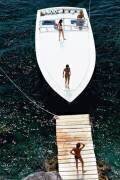 Speedboat Landing (Slim Aarons) - Muzeo.com