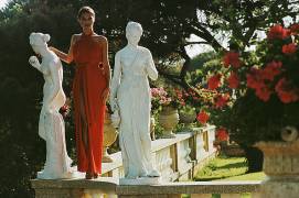 St Tropez Garden (Slim Aarons) - Muzeo.com
