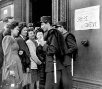 Strike of The Finances Civil Servants in France (Rue des Archives) - Muzeo.com