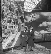 Tourism fair in Paris on October 30, 1950 (Rue des Archives) - Muzeo.com