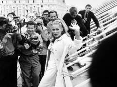 Ursula Andress surrounded By Photographers (Rue des Archives) - Muzeo.com